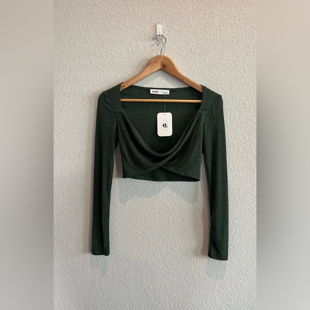 Green long sleeve crop top Size M